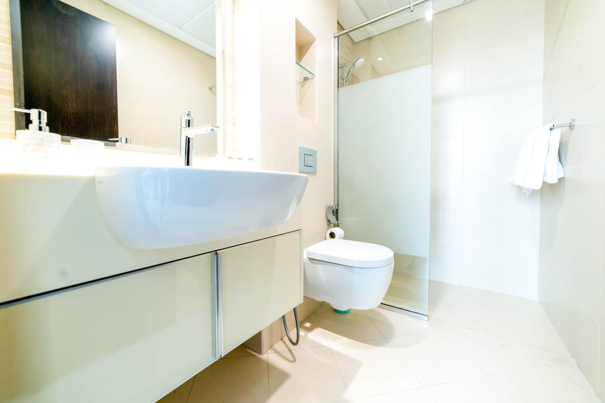 Oyo 589 Najma Tower, Two Bedrooms Apartments, Sports City ドバイ エクステリア 写真
